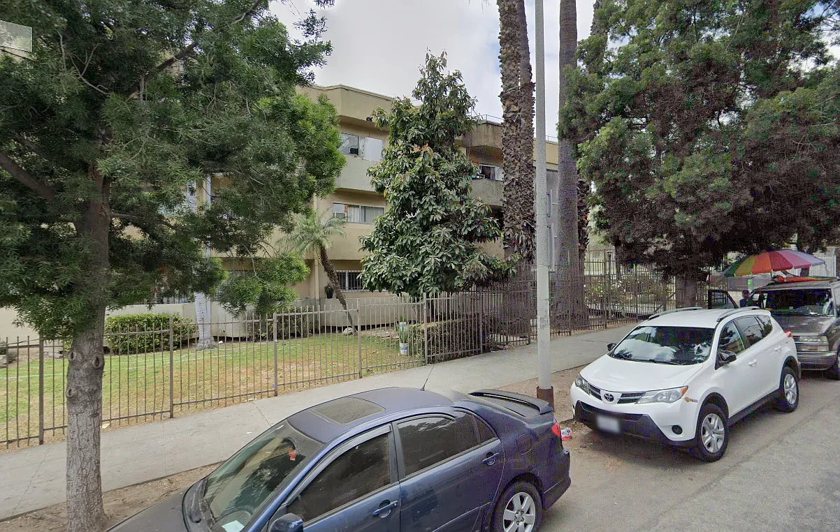 427 S Westlake Ave — Photo 1