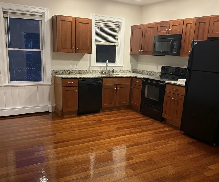 15 Vale St #2