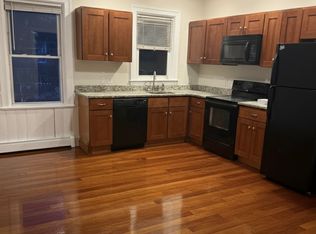 13 Vale St #2, Providence, RI 02908
