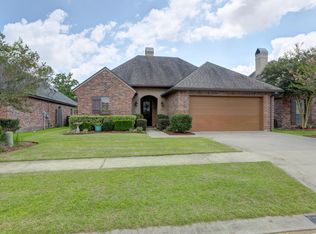 225 Cedar Grove Dr, Youngsville, LA 70592