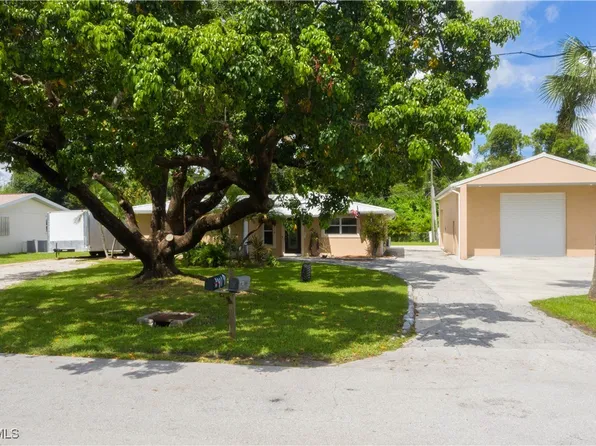 1418 Shirley Dr, North Fort Myers, FL 33917