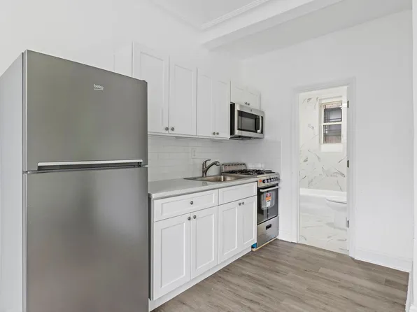 137 Kensington Avenue image 4 of 11