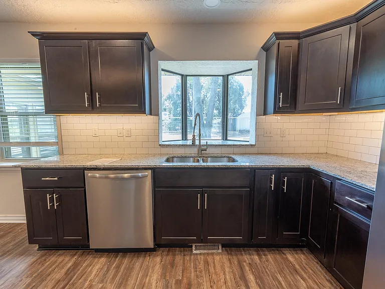2214 Morgan Dr — Photo 7
