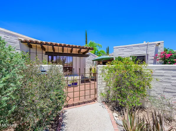 2600 E Skyline Dr, Tucson, AZ 85718