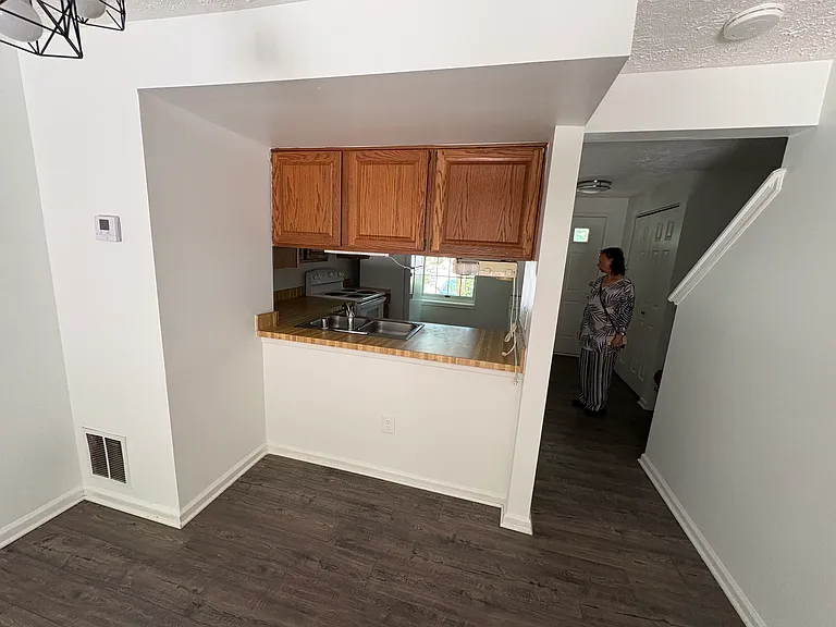 8527 Koluder Ct — Photo 10