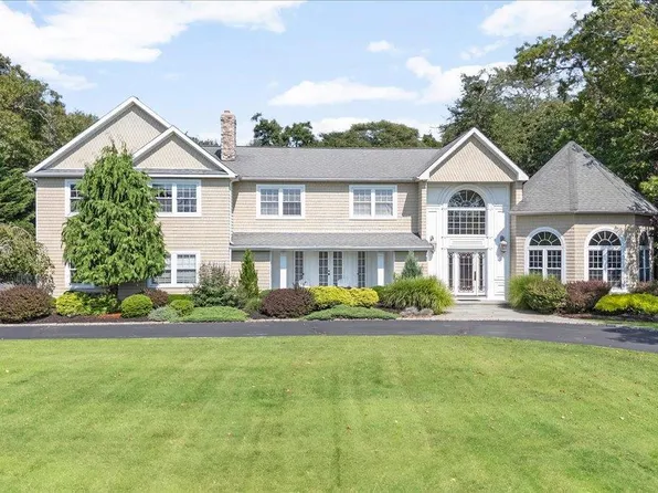 7 The Keel, East Islip, NY 11730