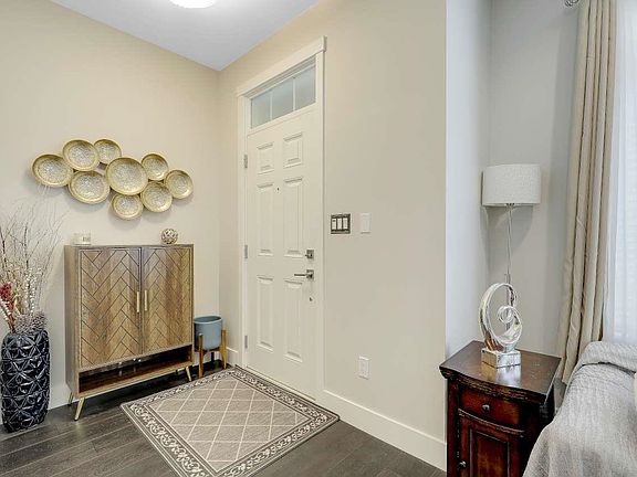 4th image of 2472 164th St