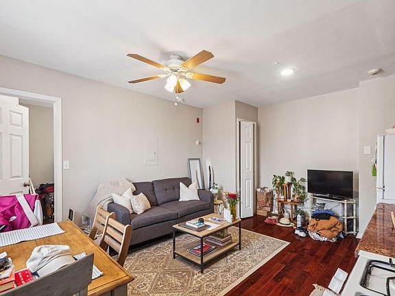 5th image of 727 N 17th St APT 3R