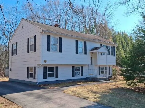 32 3rd St, Webster, MA 01570