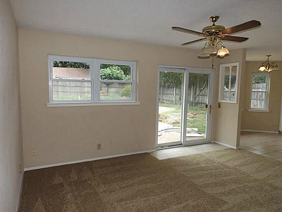3rd image of 1815 Mary Dr