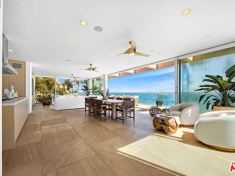 25102 Malibu Rd — Photo 22