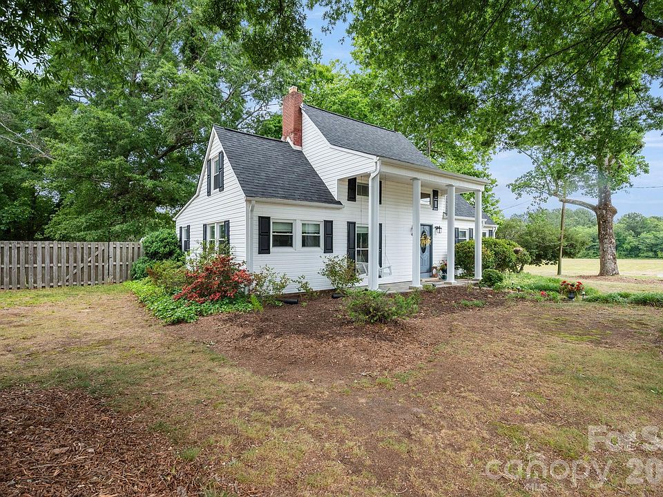 2nd image of 681 Tower Rd