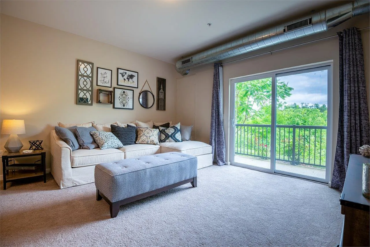 Park West 205 Apartment Homes — Photo 4