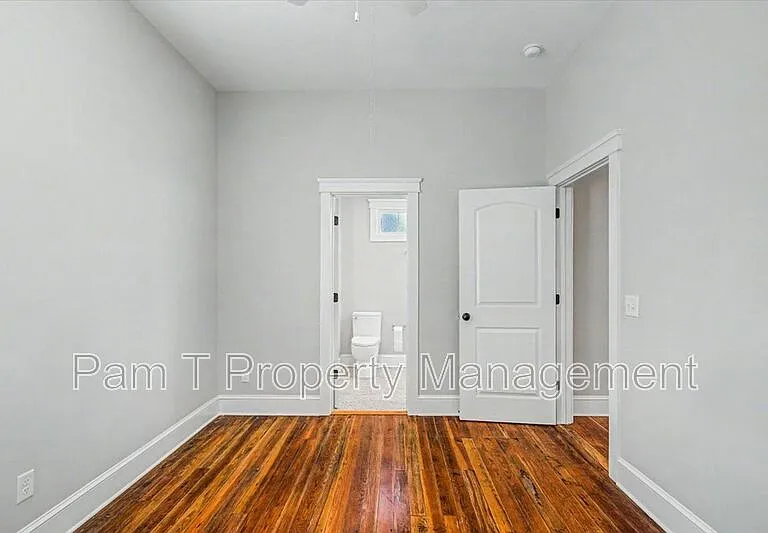 512 E 34th St — Photo 18