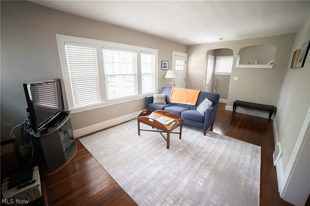 4 bed, 1802 sqft, $2,000 — Photo 3