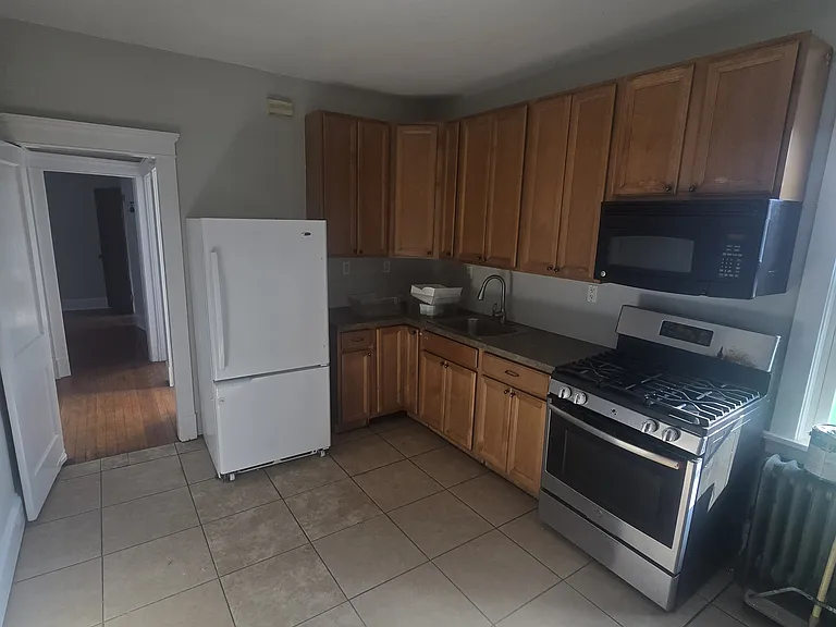 239 Hamilton St #B — Photo 13