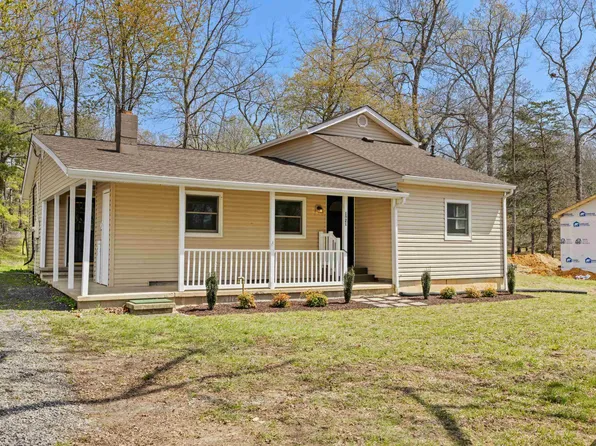 1021 Frye St, Waynesboro, VA 22980