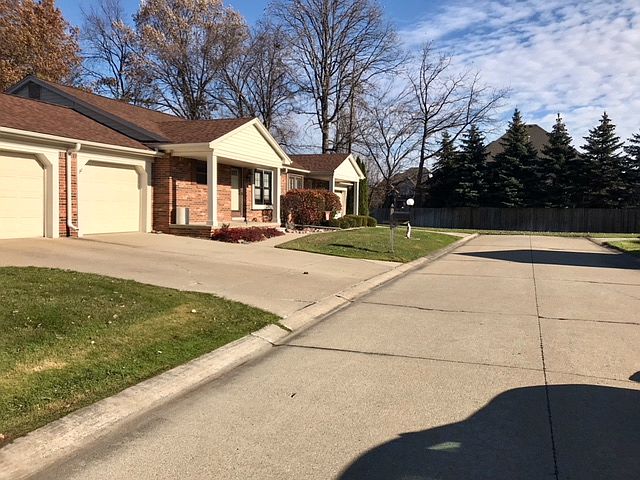 2nd image of 28079 Pinetree Ln