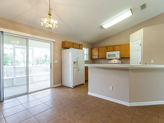 4th image of 741 Gentle Breeze Dr