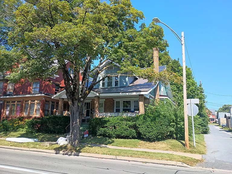 523 W Beaver Ave — Photo 1