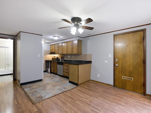5th image of 1128 W Diversey Pkwy APT 1R