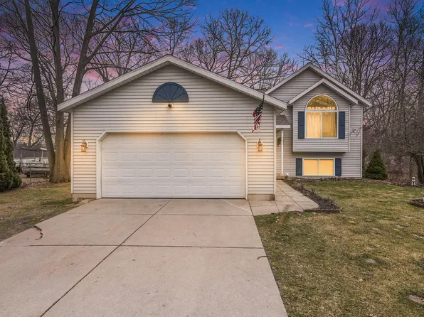 7310 Hallridge Dr NE, Belding, MI 48809