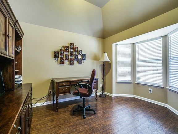 3rd image of 1829 Pecan Grove Dr