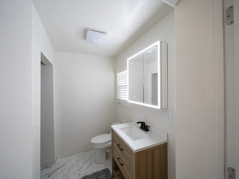14759 Hesby St — Photo 7