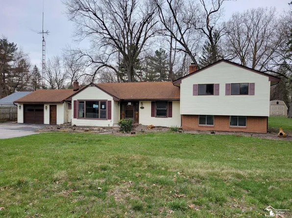 8255 Secor Rd, Lambertville, MI 48144