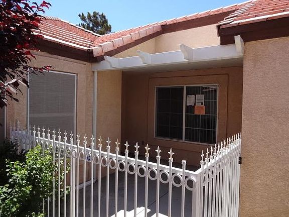 2nd image of 19043 Pamela Ln