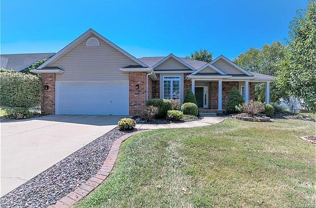 1st image of 2028 Pinehurst Way