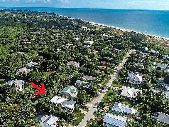 3rd image of 1366 Tahiti Dr