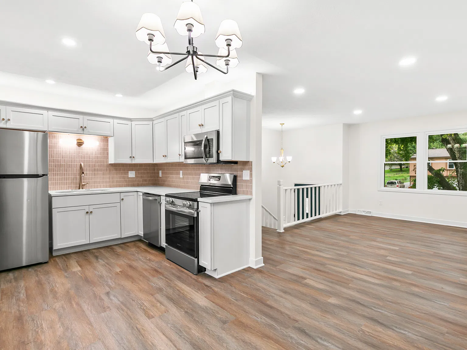 3 bed, 1564 sqft, $2,350 — Photo 2