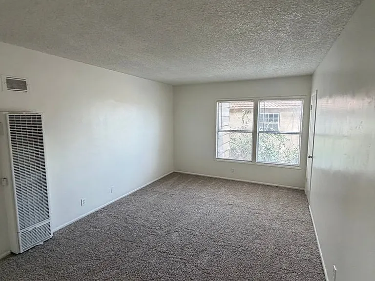 Christine-Bldg#1 — Photo 11