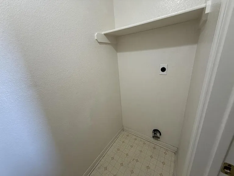 705 S Amy Ln #B — Photo 10