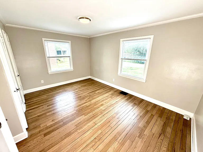 1608 Waltham Rd — Photo 11