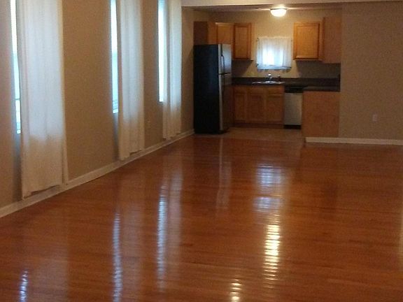 3rd image of 2725 E Lehigh Ave APT 1