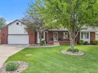 1221 Rainbow Dr, Towanda, KS 67144