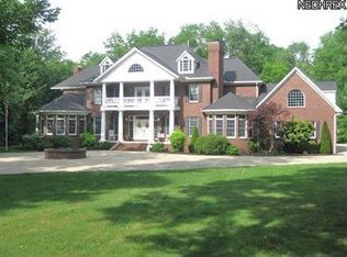 2222 Charles Ln, Akron, OH 44333