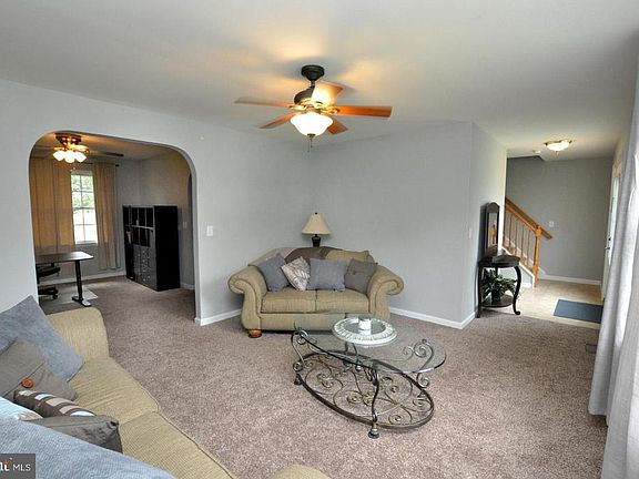 4th image of 120 Hanover Blvd