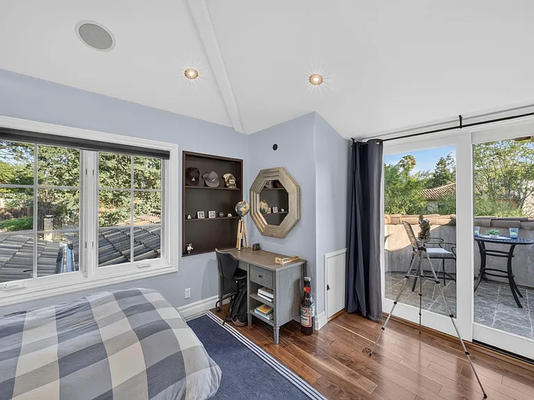 Robin Anne Ln — Photo 19