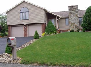 25 Timber Trail Dr, Greensburg, PA 15601