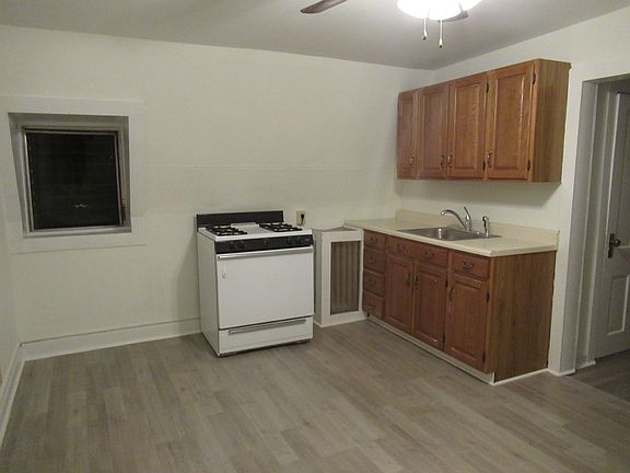 3rd image of 26 Oakland Ave Unit 3F
