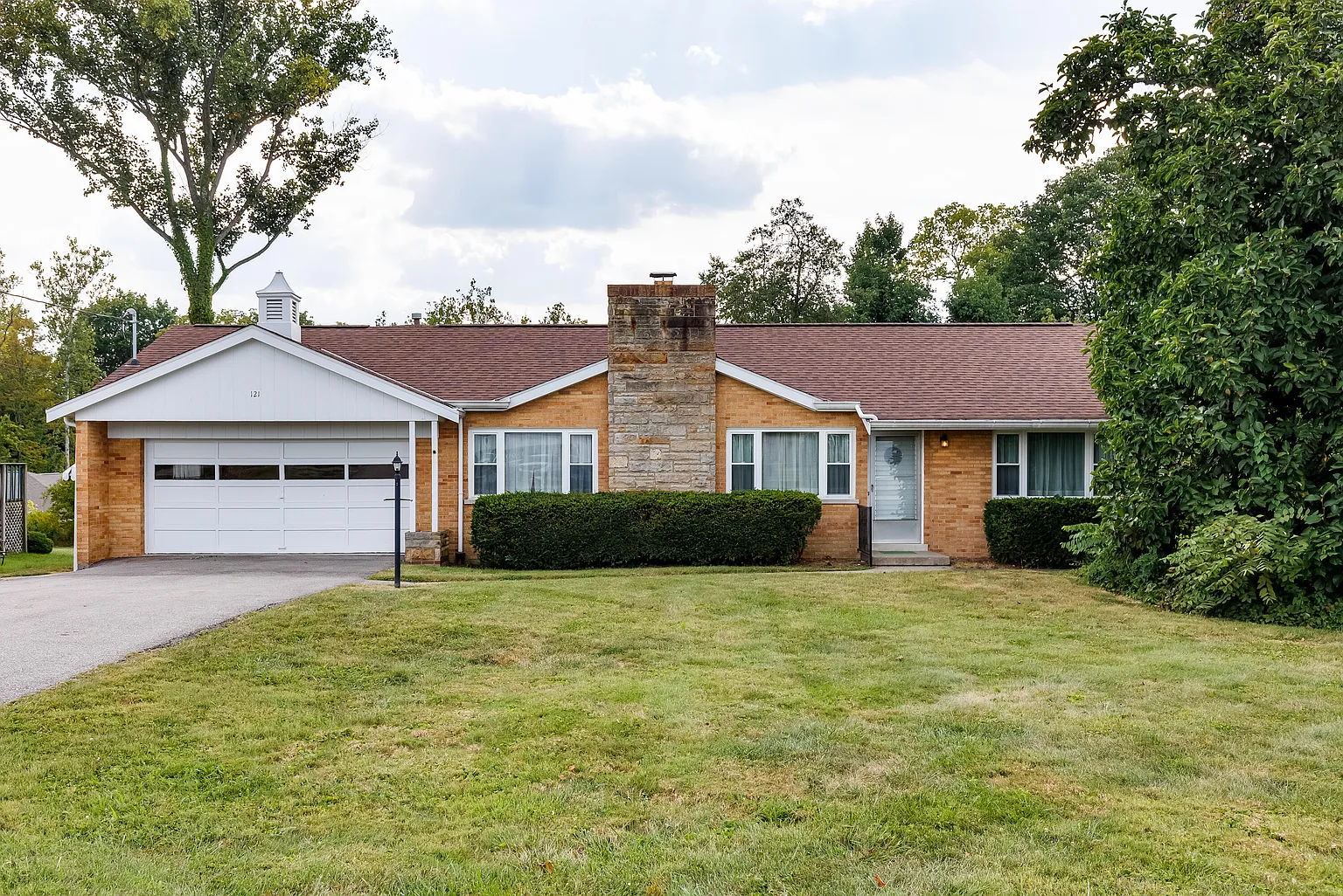 121 Dudley Pike photo 1