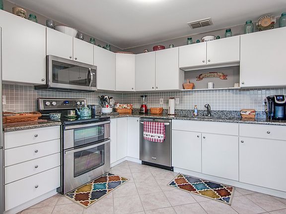 5th image of 2719 La Vista Dr