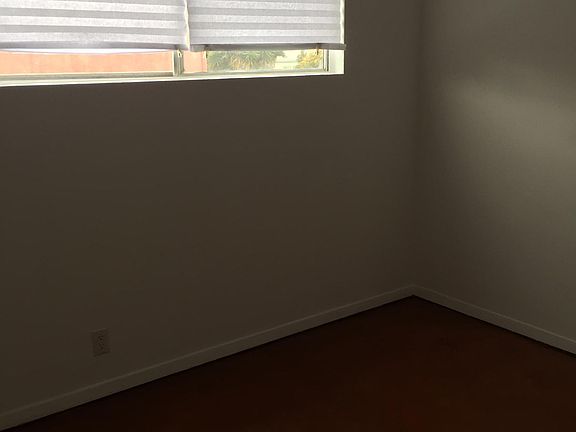 5th image of 512 Westminster Ave #3