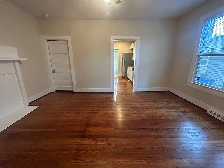 1506 Charlton St — Photo 4