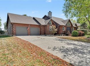 611 N Winnebago Dr, Lake Winnebago, MO 64034