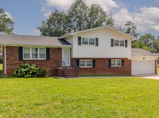 19 Hickory Ln, Fort Oglethorpe, GA 30742