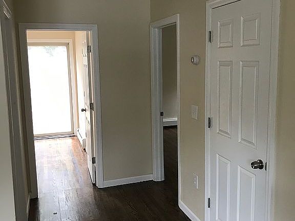 5th image of 8 E 8th St